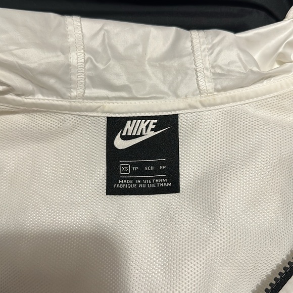 Nike windbreaker - Picture 2 of 2